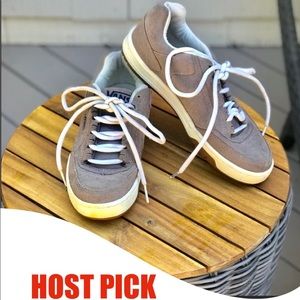 🎉HP x 2🎉VANS EMORY SIZE 10.5 MENS BEIGE SHOES ⭐️